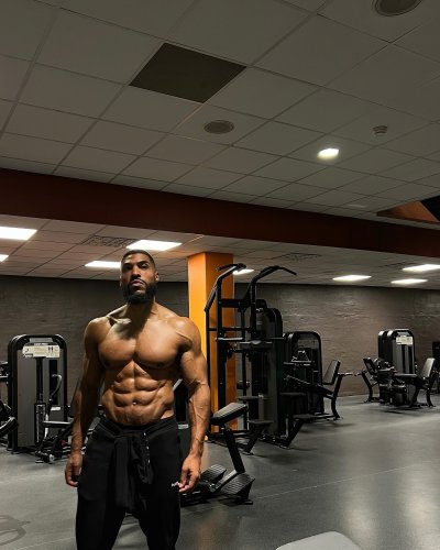 Carousel post from ph_gains.