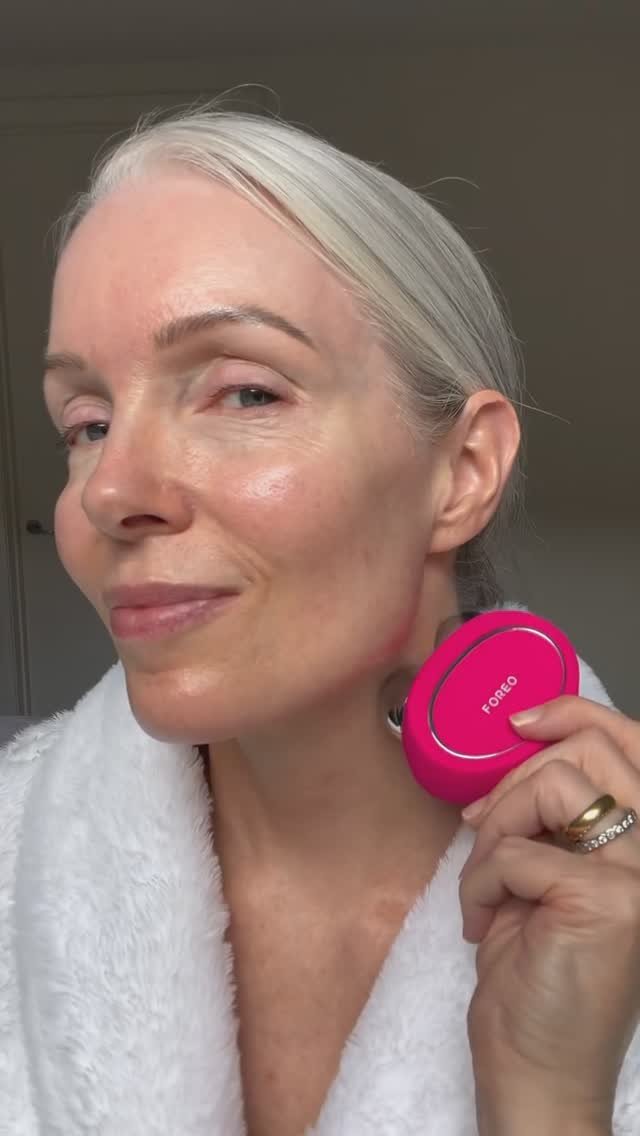 FOREO BEAR™ | Dispositivo de Microcorrente | Lifting Facial