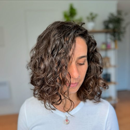 Carousel post from trindadehairstylist.