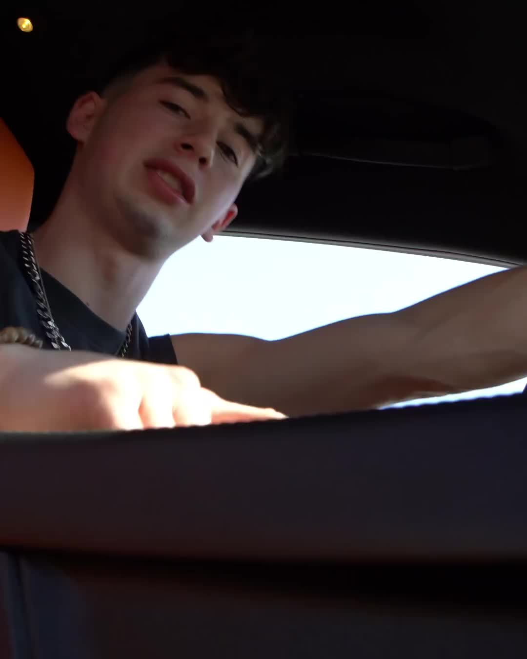 Carousel post from pheminostop.