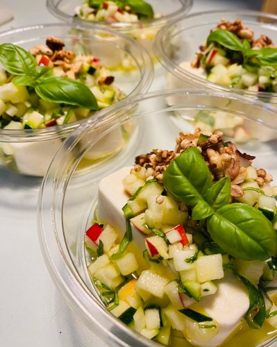 Carousel post from miditreizepontarlier.