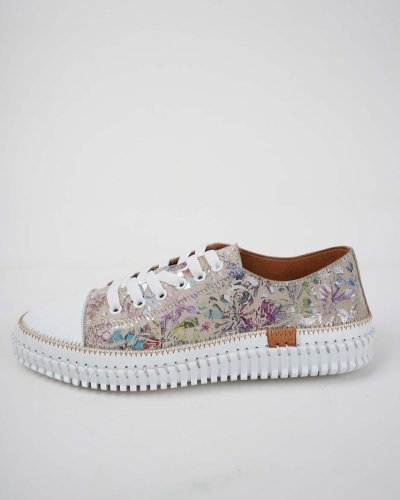 Carousel post from ossoshoes.