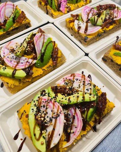 Carousel post from miditreizepontarlier.