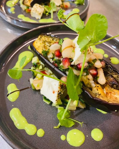 Carousel post from miditreizepontarlier.