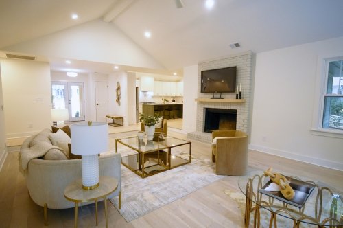 Carousel post from qcflippers.