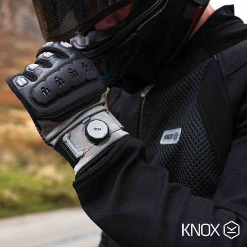 Photo post from motomax.