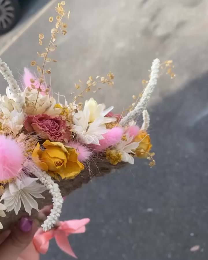 Carousel post from gloriosa.artisan.fleuriste.