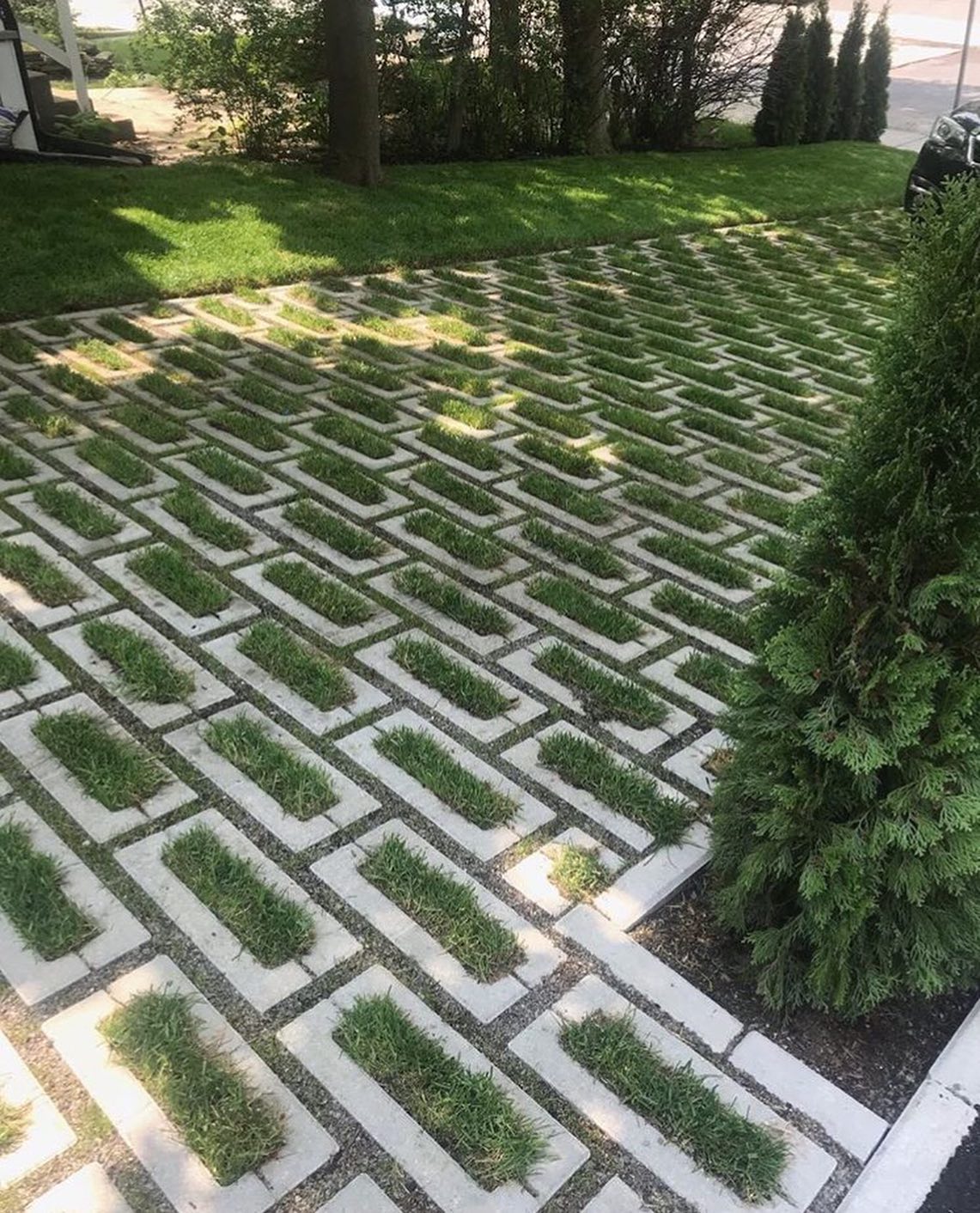 Carousel post from techobloc.