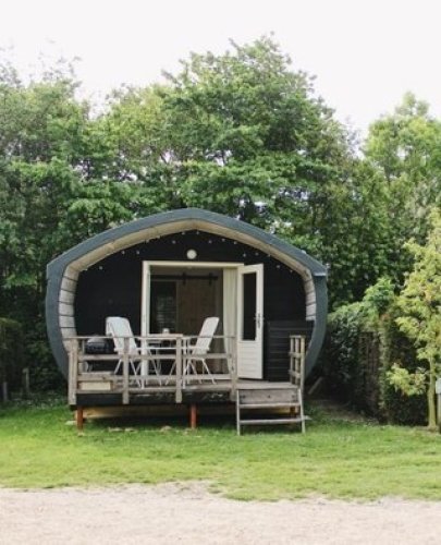 Carousel post from glampings.