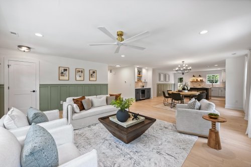 Carousel post from qcflippers.