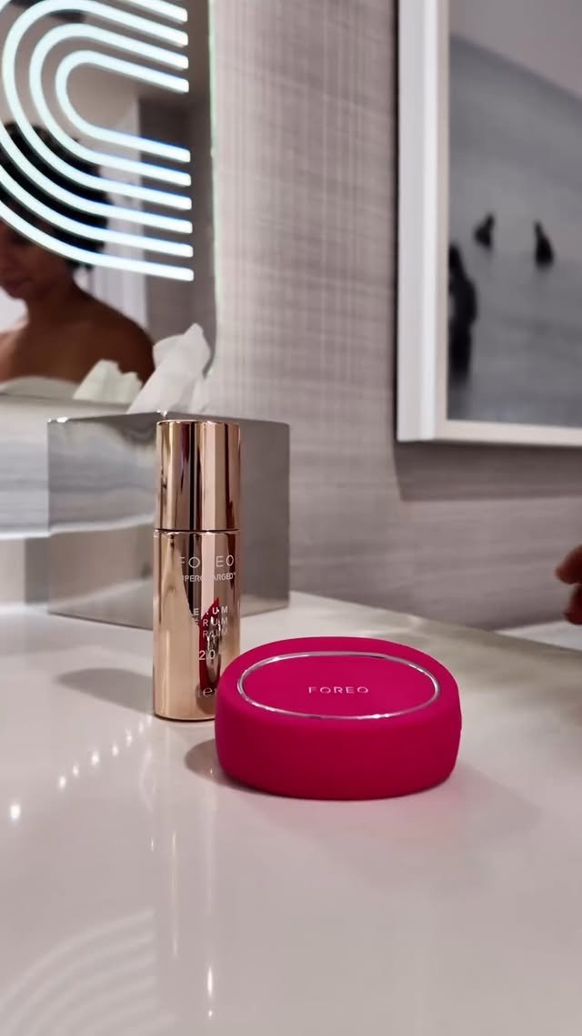 FOREO BEAR™ | Microcurrent Facial Toning Device