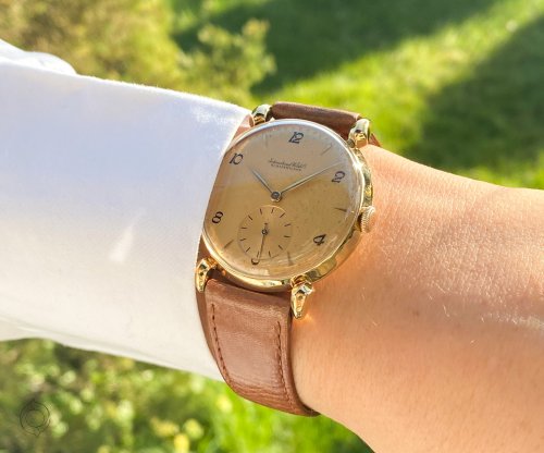 Carousel post from schoenesammleruhren.