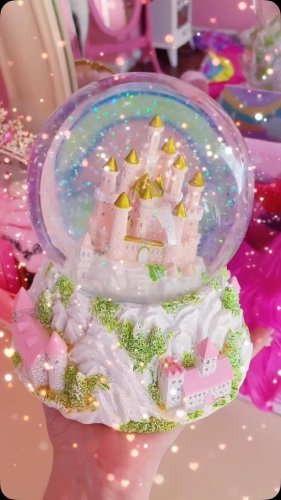 Video post from margaritabloom.