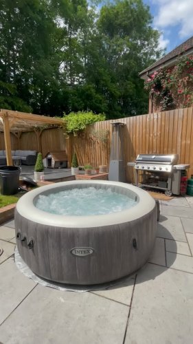 Video post from eazyeventhire.