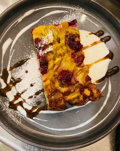 Carousel post from miditreizepontarlier.