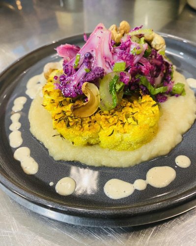 Carousel post from miditreizepontarlier.