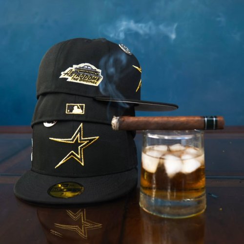 Carousel post from exclusive.fitted.