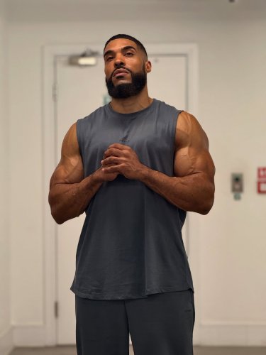 Carousel post from ph_gains.