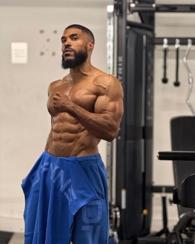 Carousel post from ph_gains.