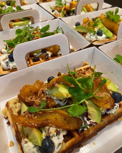 Carousel post from miditreizepontarlier.