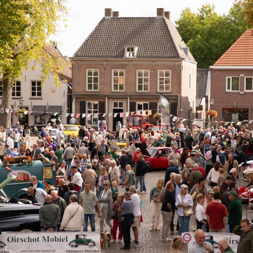 Carousel post from visitoirschot.
