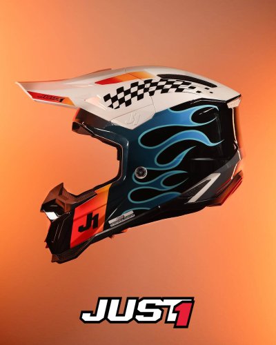 Photo post from motomax.
