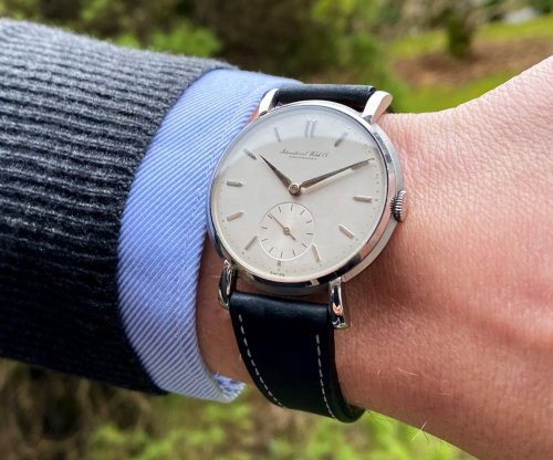 Carousel post from schoenesammleruhren.