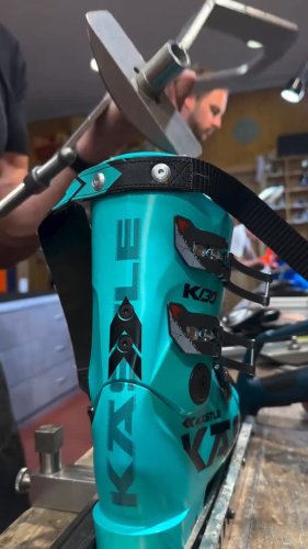 大幅値引中！ケスレー・ビンテージスキーのＣO３ー１７０（１７０ｃｍ）が特価放出！ ディナスター（DYNASTAR）（レディース）スキー板 ビンディング