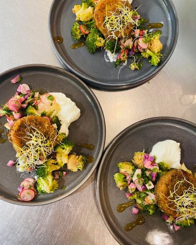 Carousel post from miditreizepontarlier.