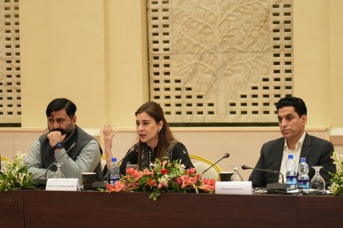 Carousel post from pakfightspolio.