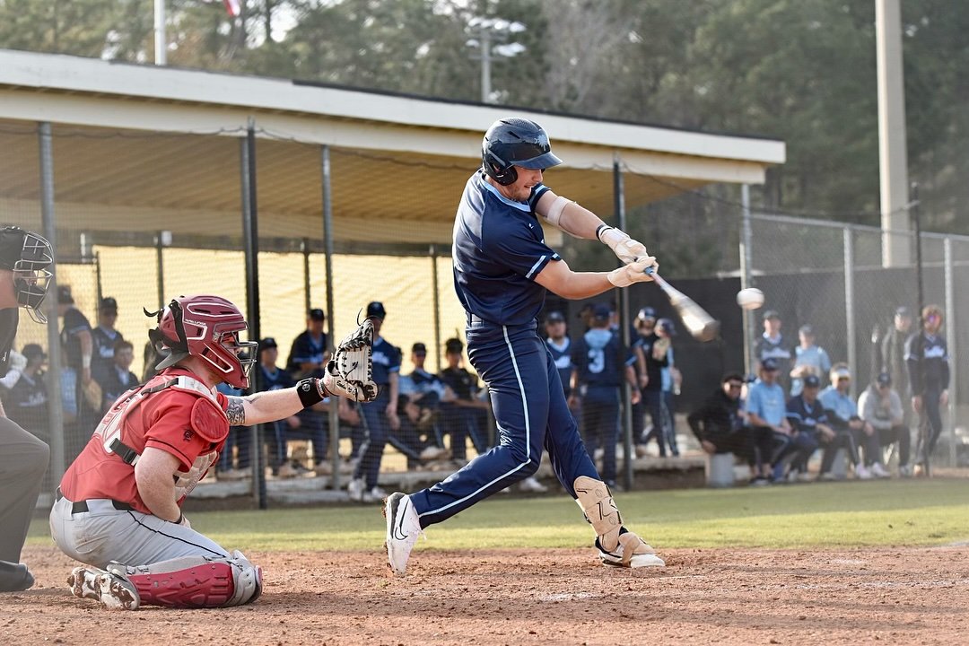 Carousel post from uscbsandsharks.