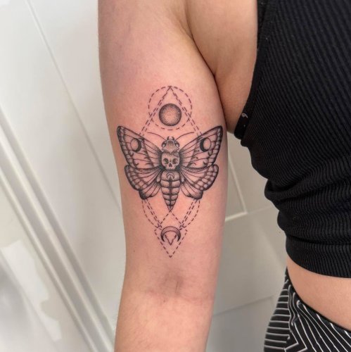Photo post from lovetattoossandhurst.