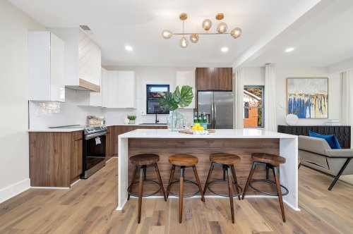 Carousel post from qcflippers.