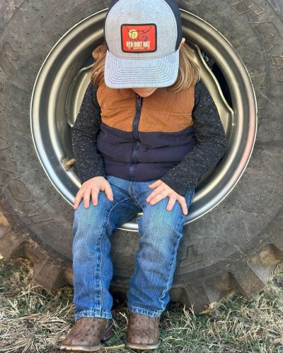 Carousel post from reddirthatco.