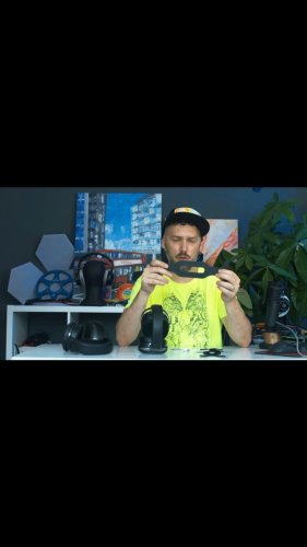 Video post from customcans_headphones.