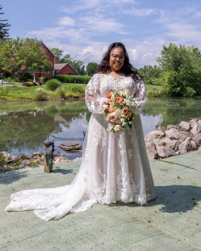 Carousel post from thecurvybridenj.