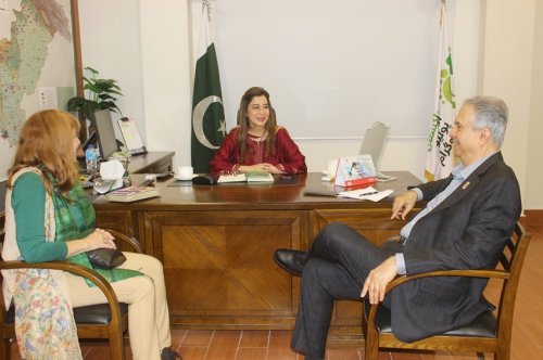 Carousel post from pakfightspolio.