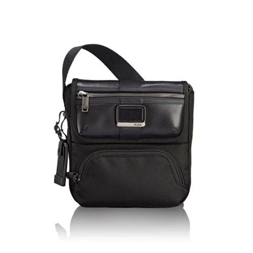 Carousel post from vintagebags90.