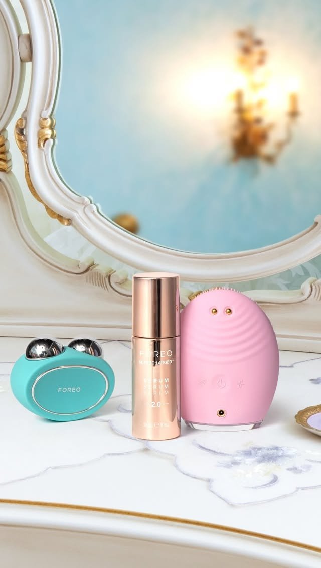 FOREO LUNA™ 4 plus | LED Cleansing & Microcurrent
