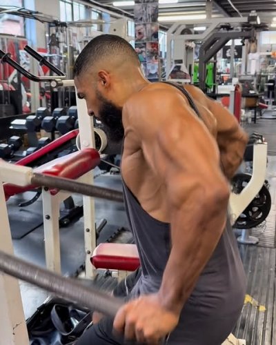 Carousel post from ph_gains.