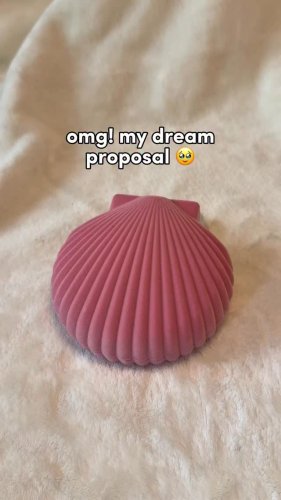 Video post from lovehoneyofficial.