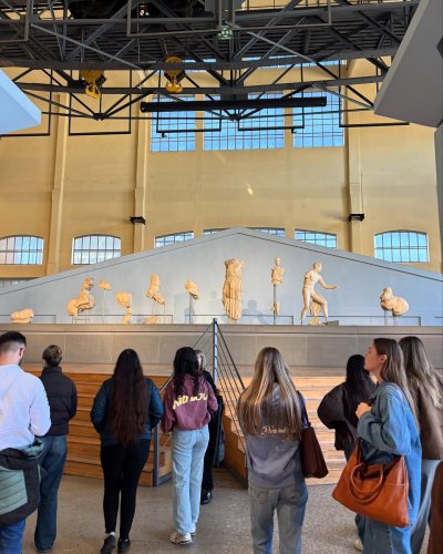 Carousel post from aur_arts.