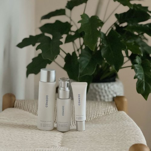 Carousel post from dermed_official.