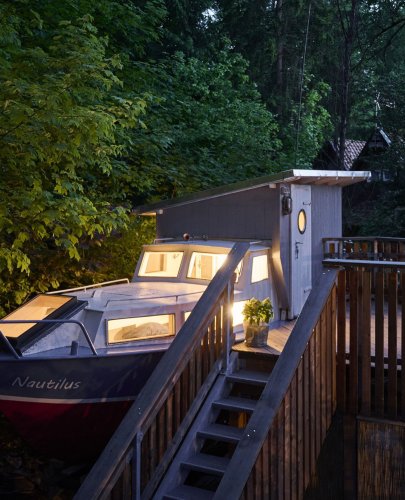 Carousel post from glampings.