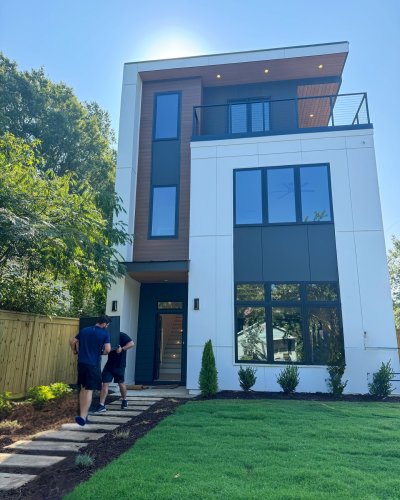 Carousel post from qcflippers.