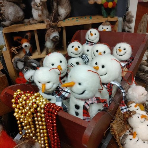 Carousel post from niftygiftynorfolk.