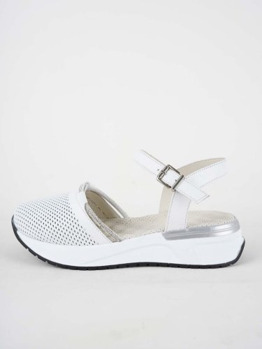 Carousel post from ossoshoes.
