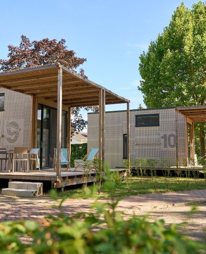 Carousel post from glampings.