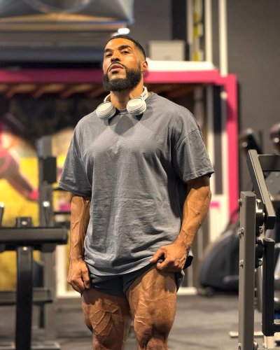Carousel post from ph_gains.