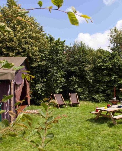 Carousel post from glampings.